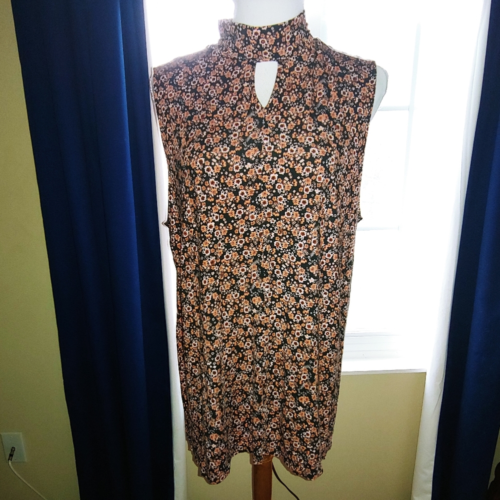 Cuddl Duds woman extra large floral sleeveless shirt